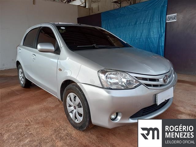 ETIOS HB XS 2013