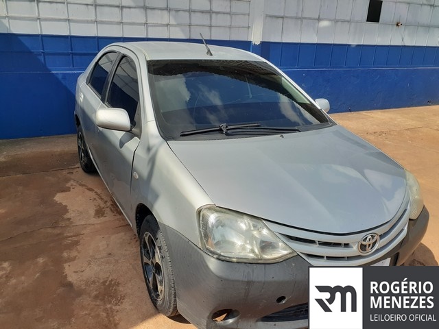 ETIOS SD XS 2013