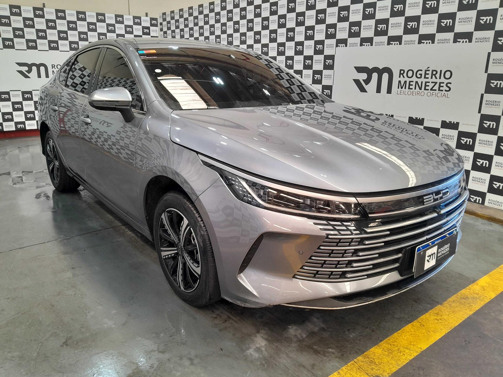 BYD KING GS DM 2025