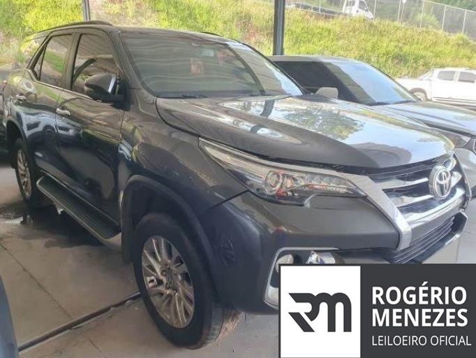 TOYOTA HILUX SW4 2021